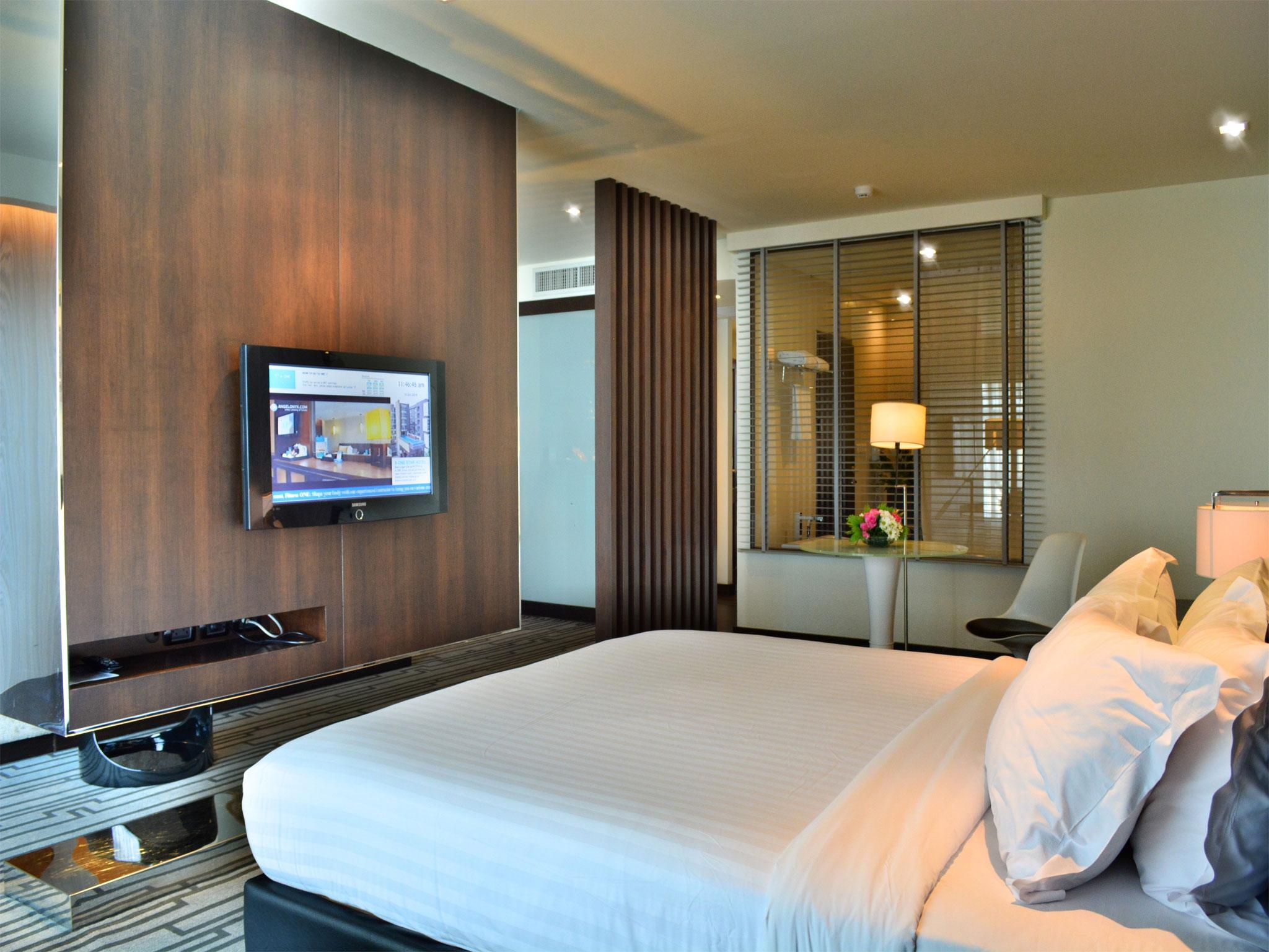 Happihaus Hotel Бангкок Экстерьер фото
