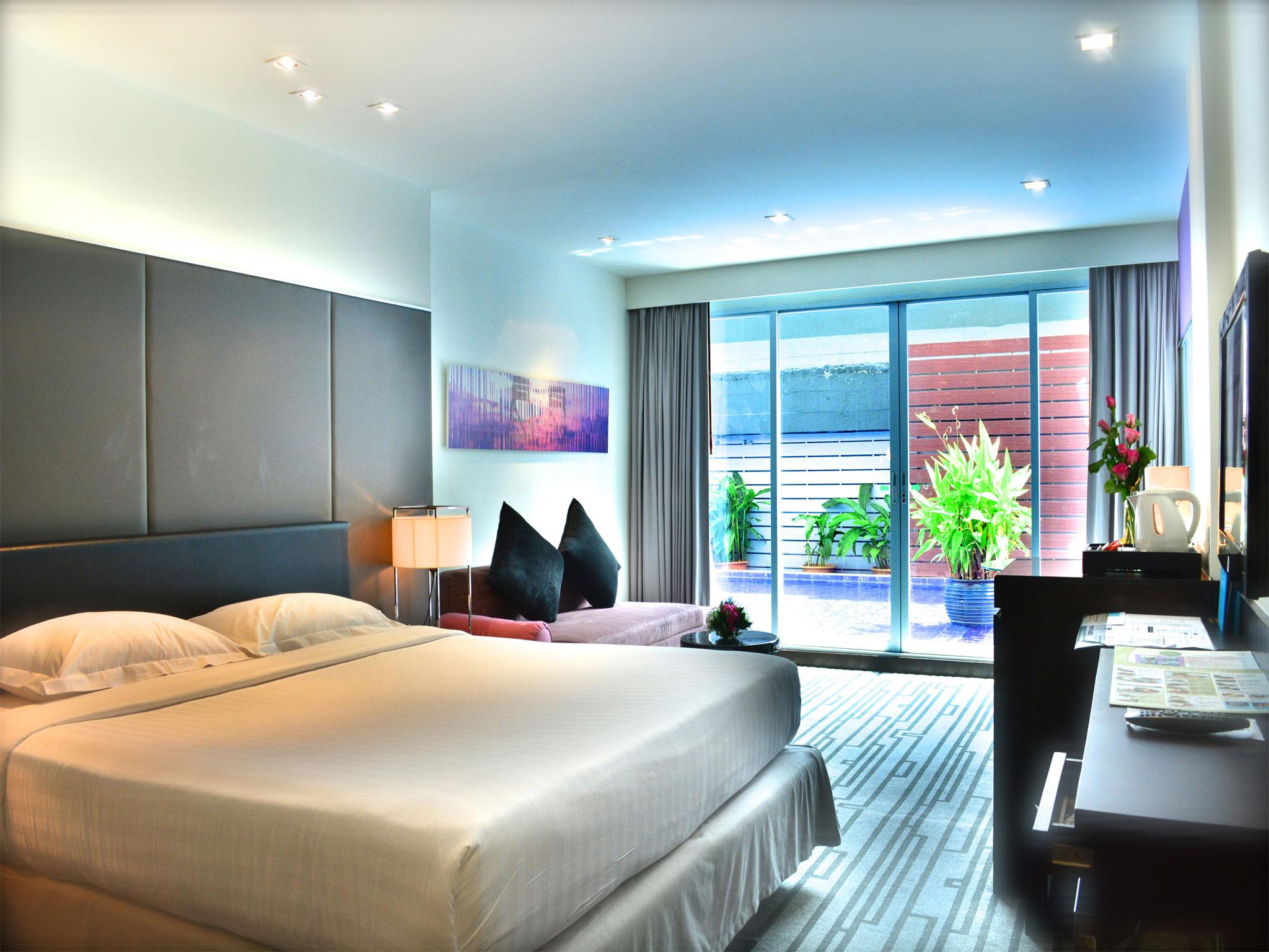 Happihaus Hotel Бангкок Экстерьер фото